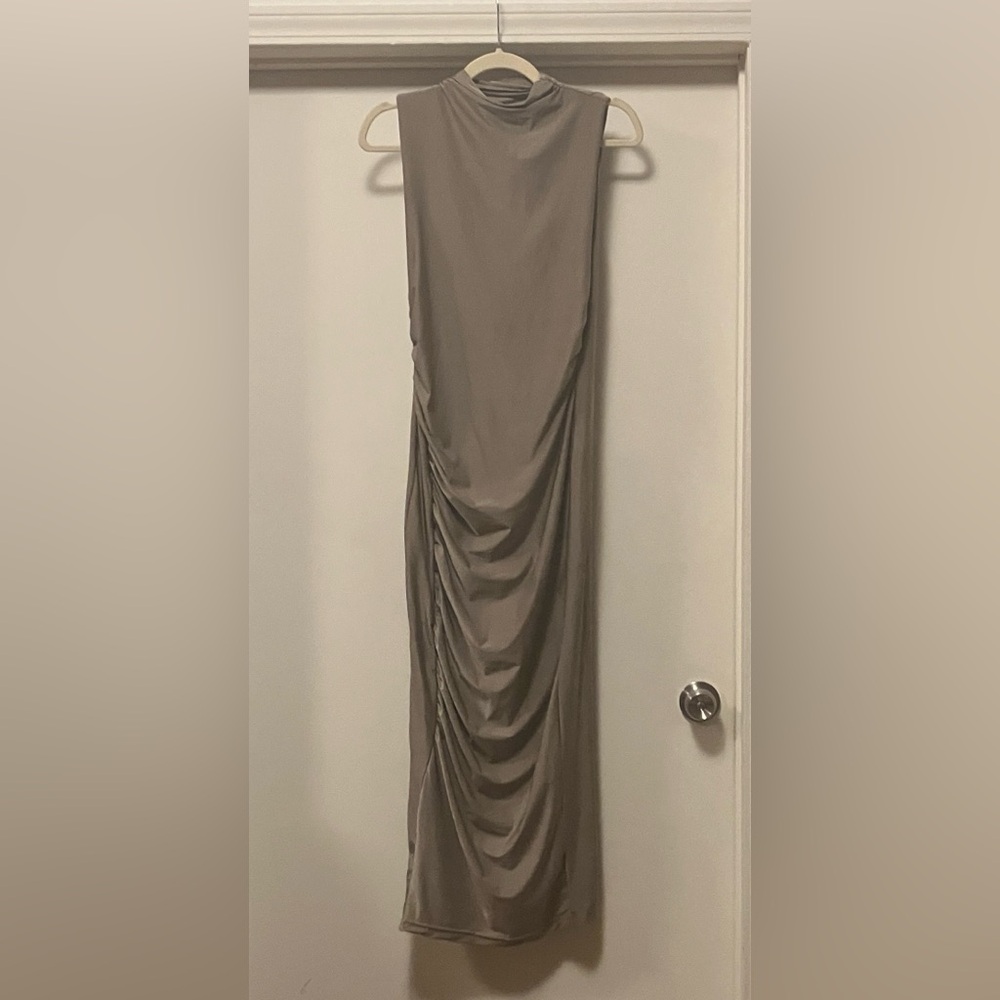 Elegant Sleeveless Maxi Dress